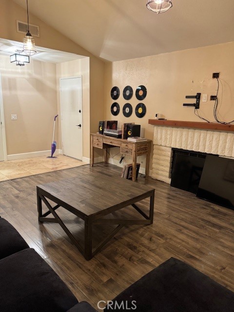 Detail Gallery Image 5 of 21 For 6831 Foxborough Ct #50,  Yorba Linda,  CA 92886 - 3 Beds | 1/1 Baths