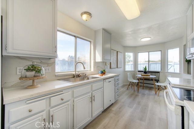 Detail Gallery Image 17 of 32 For 14 Fernwood Ct, Pittsburg,  CA 94565 - 4 Beds | 2/1 Baths