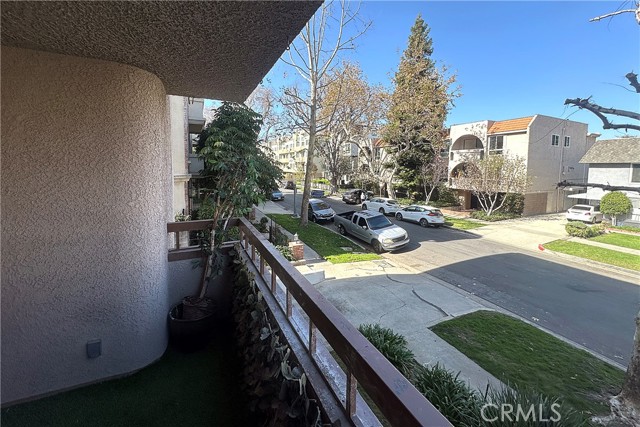 Detail Gallery Image 20 of 35 For 14530 Benefit #102,  Sherman Oaks,  CA 91403 - 2 Beds | 2 Baths