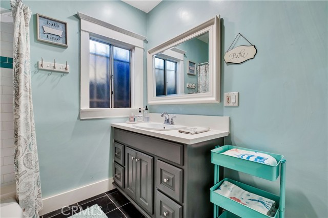 Detail Gallery Image 32 of 63 For 4562 Lomita, Los Angeles,  CA 90019 - 3 Beds | 2 Baths
