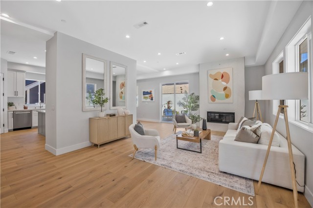 Detail Gallery Image 4 of 47 For 2619 Huntington Ln #B,  Redondo Beach,  CA 90278 - 4 Beds | 3/1 Baths