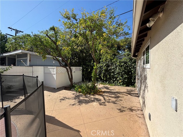 21327 De La Osa, Woodland Hills CA: https://media.crmls.org/medias/953f6e60-e0c3-40e5-aecb-abdf6a64e510.jpg