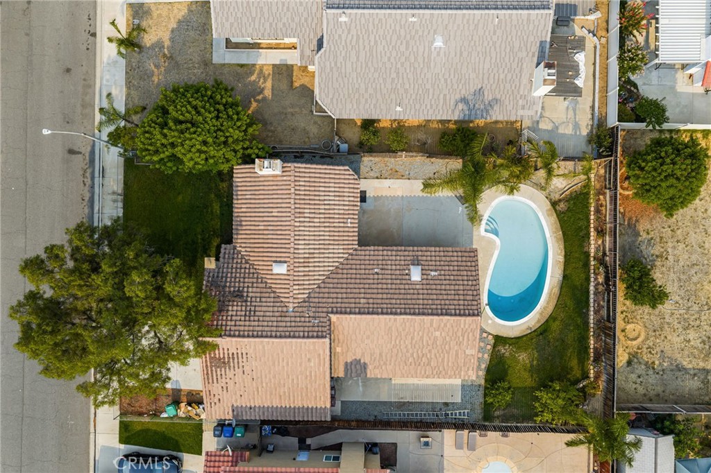 https://media.crmls.org/medias/953f6f99-222b-4aff-a562-072649beb09c.jpg?preset=X-Large