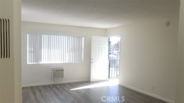 Detail Gallery Image 11 of 17 For 10241 Ruoff Ave, Whittier,  CA 90604 - – Beds | – Baths