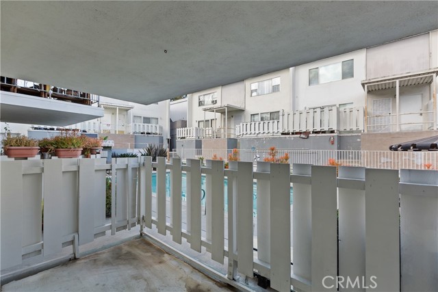 Detail Gallery Image 5 of 32 For 4065 Ursula Ave #2,  Los Angeles,  CA 90008 - 2 Beds | 2 Baths