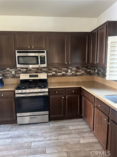 17175 MONTERREY PINES Lane, Canyon Country CA: https://media.crmls.org/medias/95419ca0-6c50-4933-b38b-fc0148a147a3.jpg