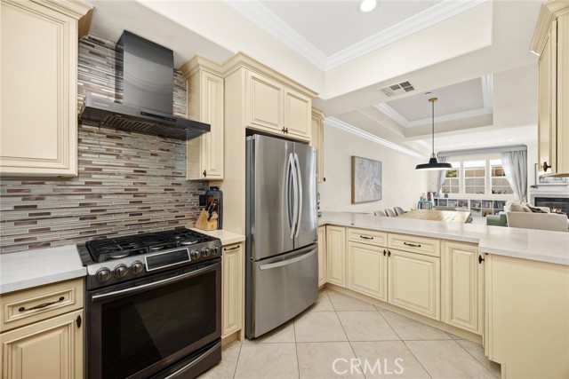 2745 Montrose Avenue, Montrose CA: https://media.crmls.org/medias/9542238a-48ee-47a4-93d9-dd0c56d56b41.jpg
