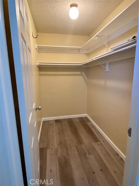 Detail Gallery Image 6 of 17 For 8801 Cedros Ave #11,  Panorama City,  CA 91402 - 2 Beds | 2/1 Baths