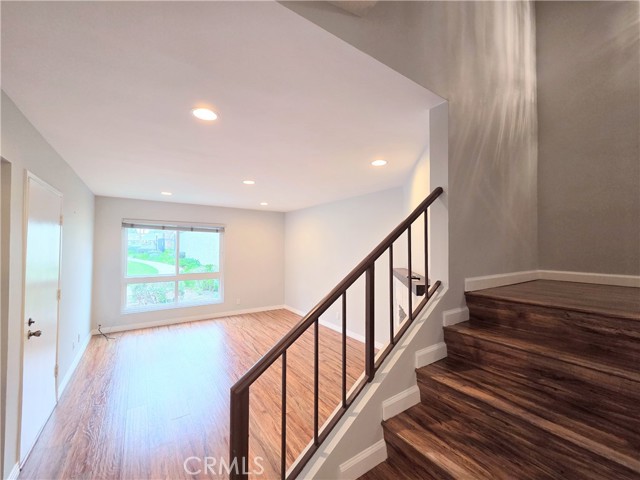 Detail Gallery Image 3 of 34 For 3701 Country Club Dr #3,  Long Beach,  CA 90807 - 2 Beds | 1/1 Baths