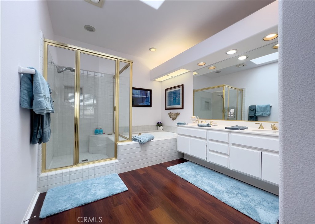 https://media.crmls.org/medias/9542d8e6-00fc-48d0-ac6f-ee1b01e16a33.jpg?preset=X-Large