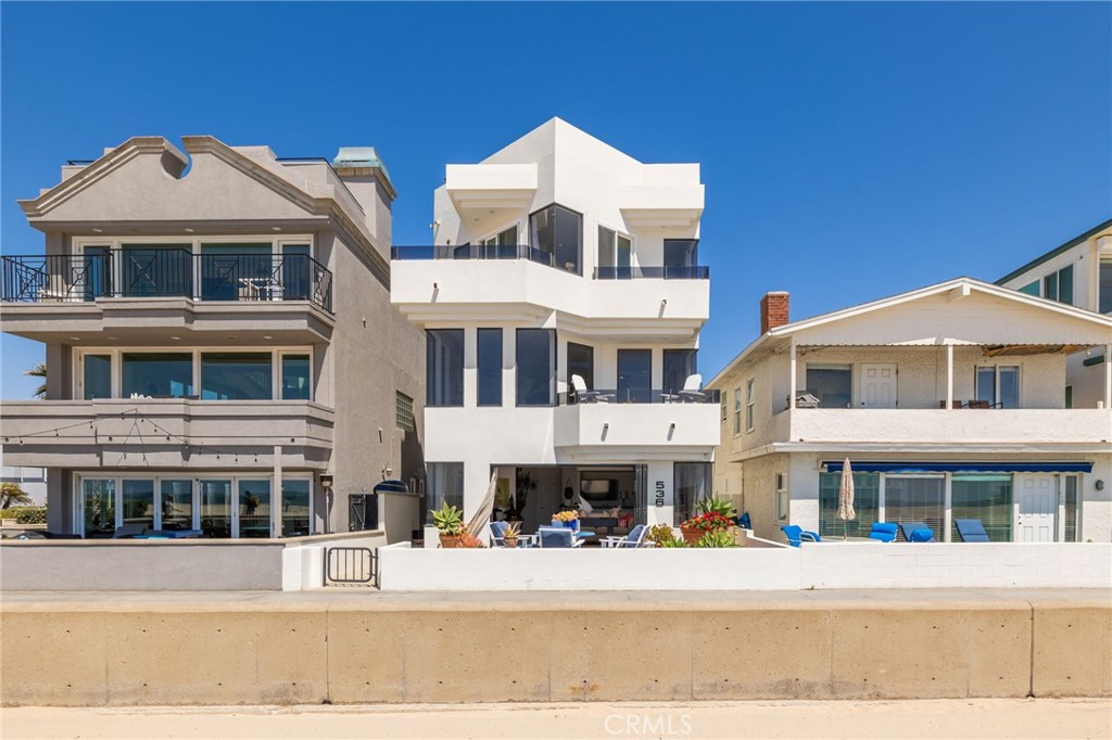 536 The Strand — architectural residence