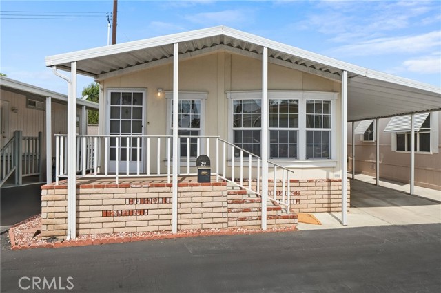 Detail Gallery Image 1 of 1 For 12550 E Carson St #29,  Hawaiian Gardens,  CA 90716 - 2 Beds | 2 Baths