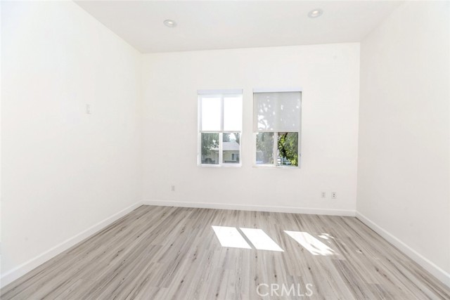 Detail Gallery Image 6 of 40 For 1039 E Santa Anita Ave, Burbank,  CA 91501 - 3 Beds | 3 Baths