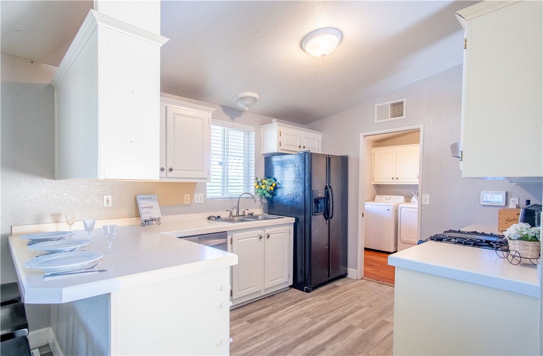 Detail Gallery Image 6 of 24 For 2499 E Gerard Ave #176,  Merced,  CA 95341 - 3 Beds | 2 Baths