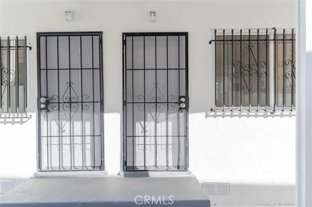 Detail Gallery Image 4 of 20 For 1116 S Berendo St #2,  Los Angeles,  CA 90006 - 2 Beds | 1 Baths