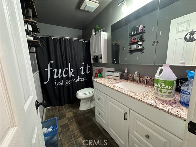 Detail Gallery Image 5 of 5 For 7009 Hanford Ave, Yucca Valley,  CA 92284 - 3 Beds | 2 Baths