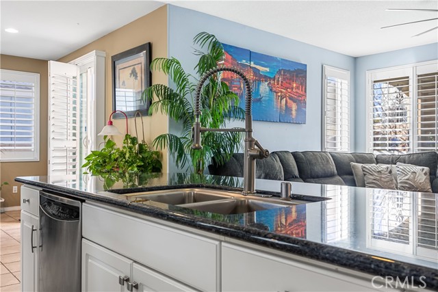 Detail Gallery Image 10 of 53 For 40755 Knollwood Ct, Palmdale,  CA 93551 - 5 Beds | 4 Baths