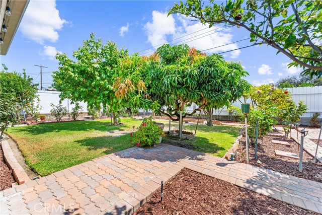 Detail Gallery Image 36 of 39 For 1106 Hollydale Dr, Fullerton,  CA 92831 - 4 Beds | 2 Baths