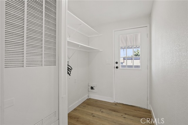 216 Monaco Avenue, Santa Ana CA: https://media.crmls.org/medias/9545c663-9b27-4ed4-b394-7a30559d8403.jpg