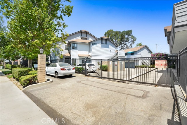 863 W 34th Street, Long Beach CA: https://media.crmls.org/medias/9545e73a-aeb5-4fe3-a1aa-c6a48781343e.jpg
