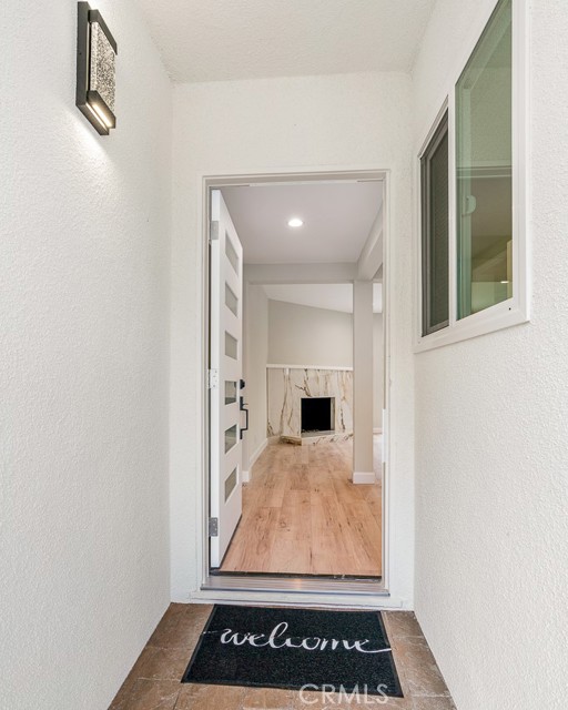 Detail Gallery Image 2 of 21 For 15419 Wyandotte St, Van Nuys,  CA 91406 - 3 Beds | 2 Baths