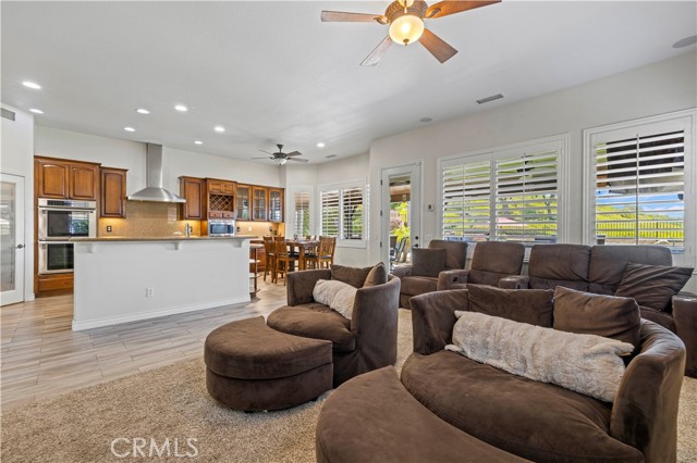 Detail Gallery Image 18 of 66 For 22020 Gold Canyon, Saugus,  CA 91390 - 5 Beds | 3/1 Baths