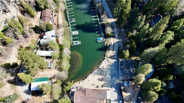 27500 State Highway 189, Lake Arrowhead CA: https://media.crmls.org/medias/95466cb0-7f27-4bd5-b782-8f29c42f249e.jpg