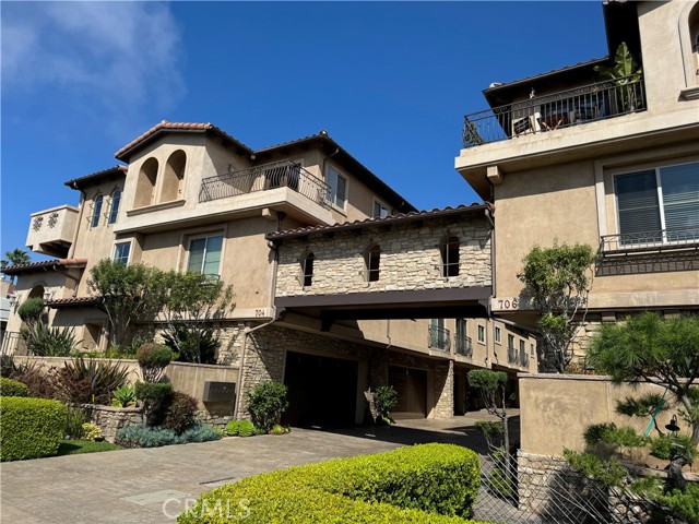 Driveway with guest parking at the end