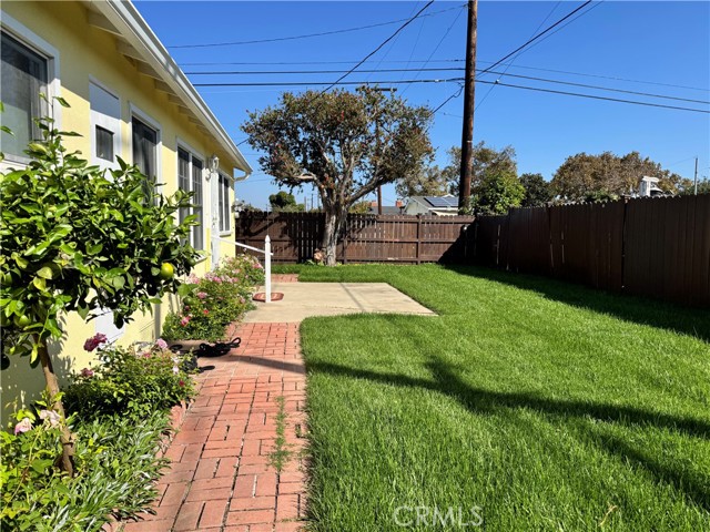 Detail Gallery Image 16 of 17 For 2202 W 180th St, Torrance,  CA 90504 - 3 Beds | 2 Baths