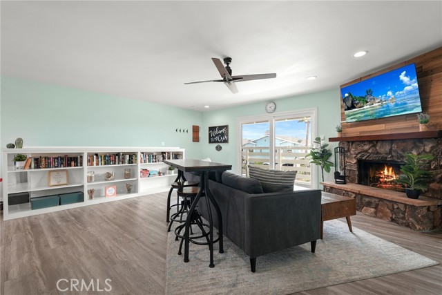 4941 Catamaran Street, Oxnard CA: https://media.crmls.org/medias/95472018-1462-43ff-8d8e-184264ebb9a2.jpg