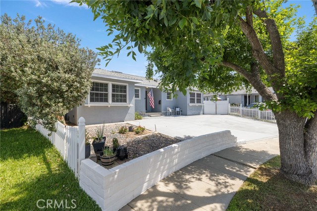 11012 Montgomery Avenue, Granada Hills CA: https://media.crmls.org/medias/95478f36-8f74-4b68-935a-a5d76fc829f1.jpg