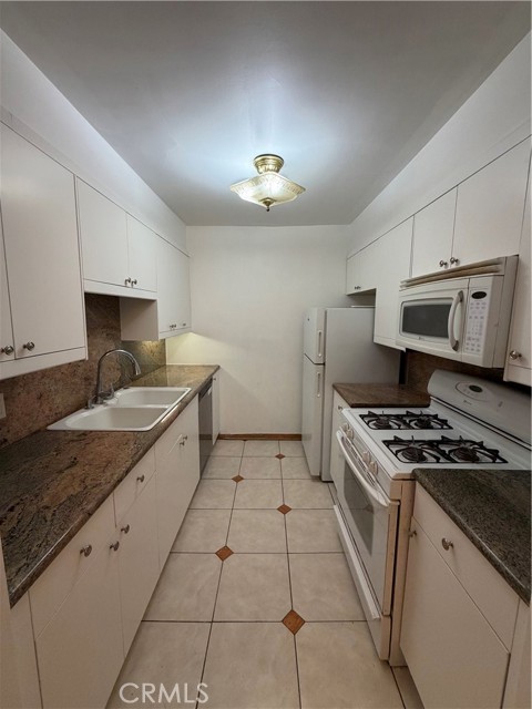 15344 Weddington photo 7