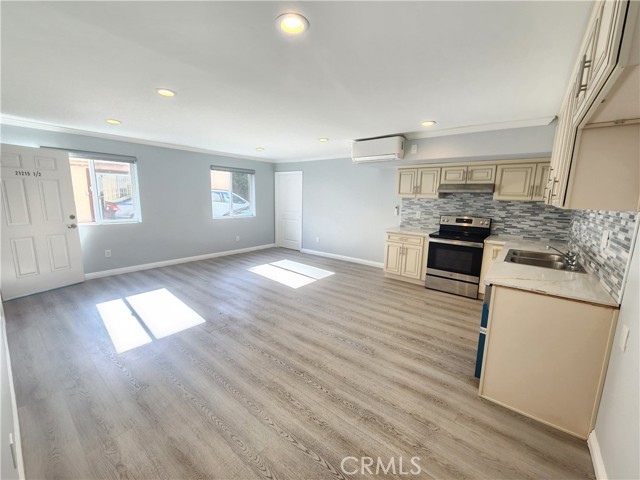 Detail Gallery Image 2 of 12 For 21217 De La Guerra #a,  Woodland Hills,  CA 91364 - 1 Beds | 1 Baths