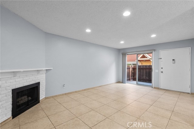 14265 Terra Bella St, Panorama City CA: https://media.crmls.org/medias/954a2cd0-3d82-4643-bbef-a37b354aece8.jpg