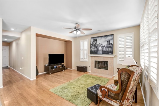 31 Newburn Court, Beaumont CA: https://media.crmls.org/medias/954a85a2-c6e8-43d5-955e-6efc3659a986.jpg