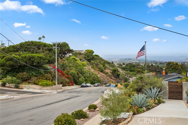 33182 Blue Fin Drive, Dana Point CA: https://media.crmls.org/medias/954aa357-d0bf-4219-a472-6545ae57d115.jpg