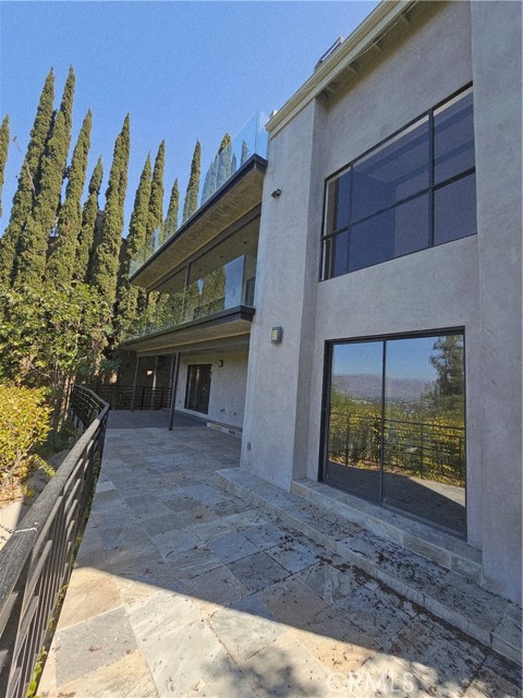 3622 Roberts View Place, Studio City CA: https://media.crmls.org/medias/954b44f5-8868-49c6-bcf8-5cf7754c1c35.jpg