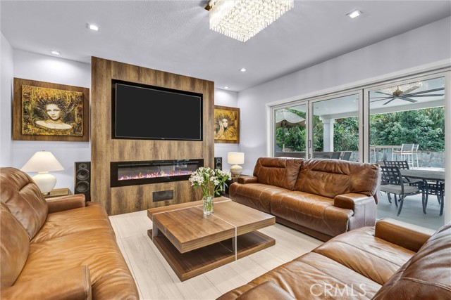 Detail Gallery Image 18 of 53 For 25432 Nottingham Ct, Laguna Hills,  CA 92653 - 5 Beds | 4/1 Baths