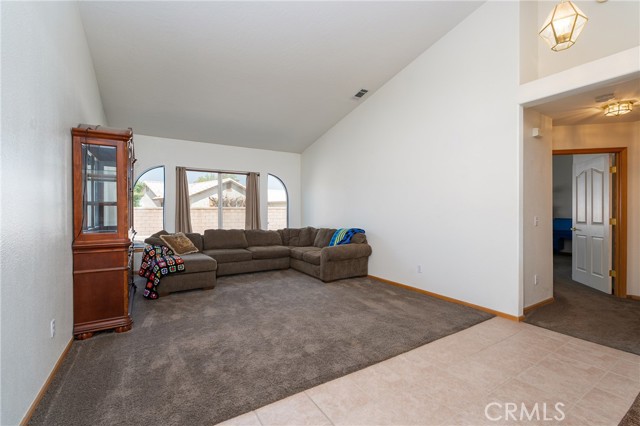 12902 Casco Road, Apple Valley CA: https://media.crmls.org/medias/954c3da9-f29e-4e52-8bf2-d3446ac4a5f7.jpg