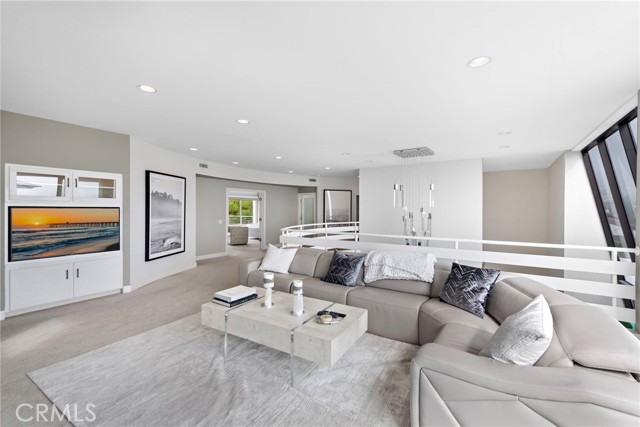 Detail Gallery Image 5 of 31 For 1670 Del Mar Ave, Laguna Beach,  CA 92651 - 4 Beds | 2/1 Baths