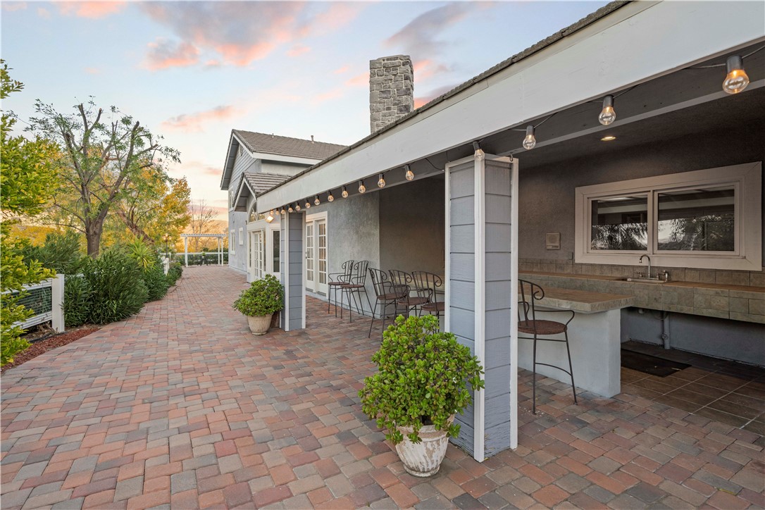 Detail Gallery Image 58 of 62 For 26945 Brooken Ave, Canyon Country,  CA 91387 - 5 Beds | 5/1 Baths