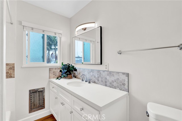 Detail Gallery Image 11 of 14 For 3122 E Theresa St #5,  Long Beach,  CA 90814 - 1 Beds | 1 Baths