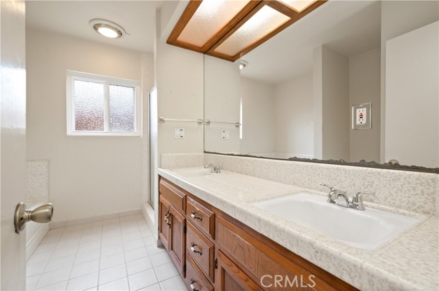 Detail Gallery Image 42 of 74 For 8 Clipper Rd, Rancho Palos Verdes,  CA 90275 - 5 Beds | 2/1 Baths