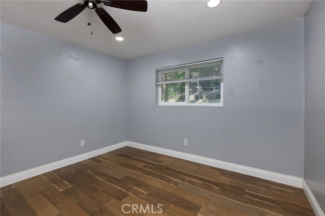 Detail Gallery Image 11 of 28 For 799 Fern Dr, Crestline,  CA 92325 - 3 Beds | 3 Baths