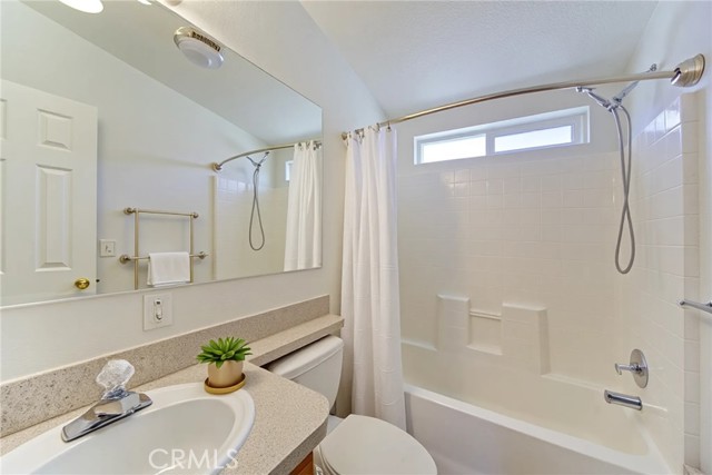 39911 Green Meadow Road, Temecula CA: https://media.crmls.org/medias/954df793-b817-4976-8a13-36f4da6105d9.jpg
