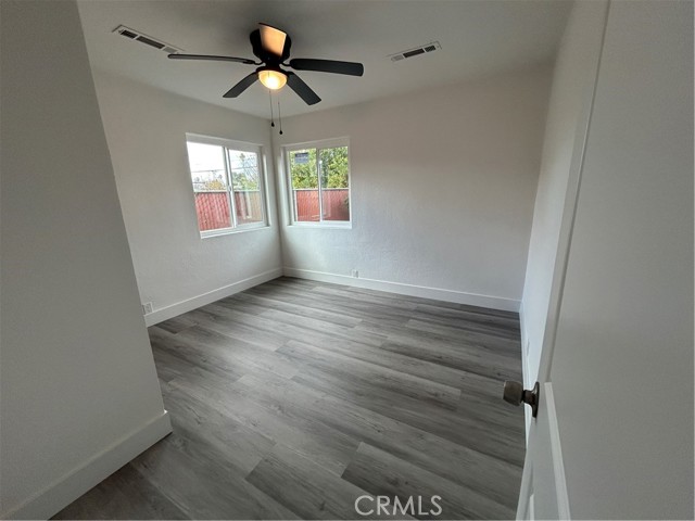 Detail Gallery Image 11 of 19 For 3733 Kenmore Dr, Fresno,  CA 93703 - 3 Beds | 2 Baths