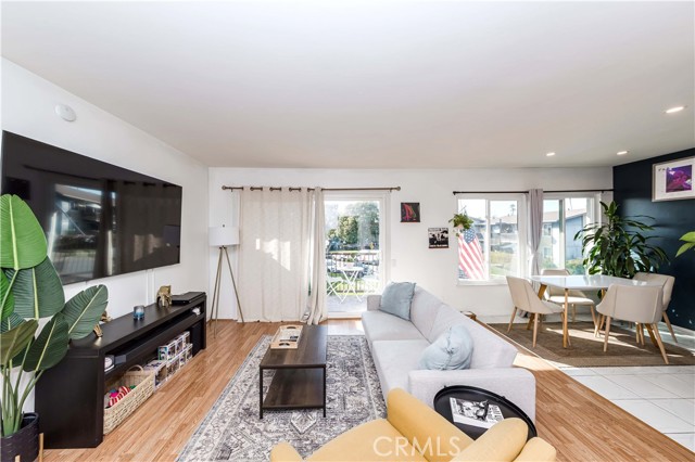 Detail Gallery Image 8 of 23 For 1850 W Greenleaf Ave #G,  Anaheim,  CA 92801 - 2 Beds | 1 Baths