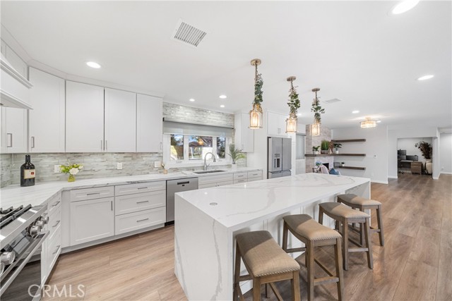1031 E Andrews Drive, Long Beach CA: https://media.crmls.org/medias/954f4e67-f8e0-4c45-9ed9-65bcfa17d7c1.jpg