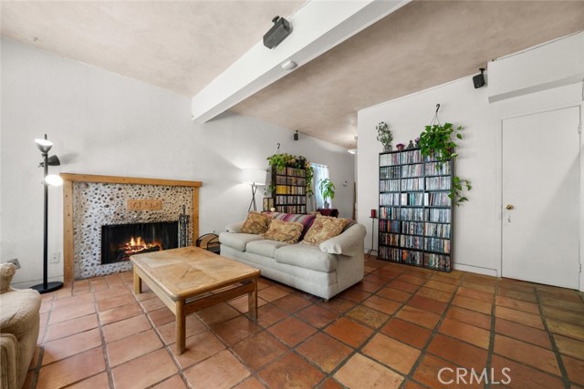 Detail Gallery Image 9 of 34 For 10831 Roycroft St #8,  Sun Valley,  CA 91352 - 3 Beds | 3 Baths