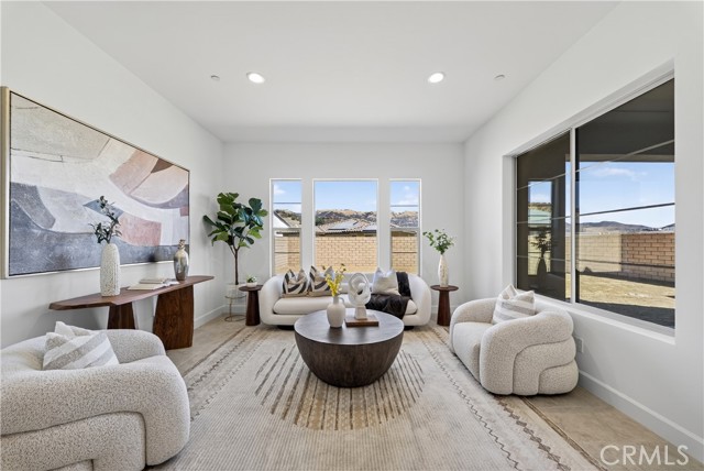 21219 Currant Ct, Chatsworth CA: https://media.crmls.org/medias/9550c01f-88ed-40a6-b751-366490de17e5.jpg